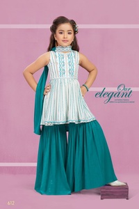 印度出口的新潮设计礼服和Sharara套装和Koti风格3件和<span class=keywords><strong>Lehenga</strong></span> Choli和作物上衣