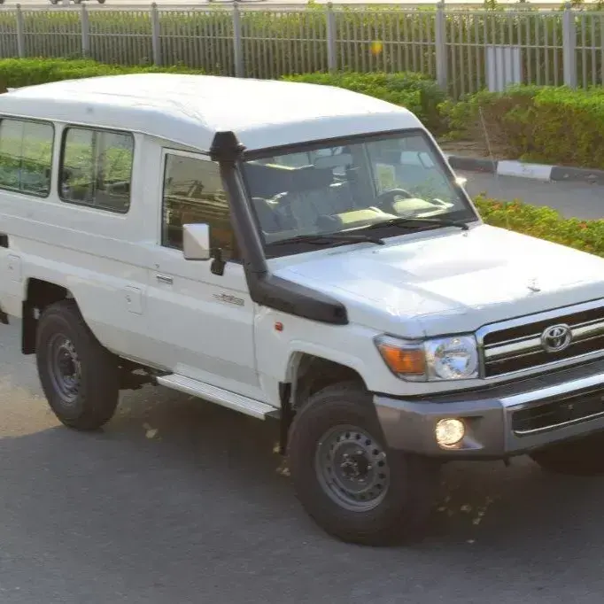 Techo rígido a la venta en Dubái Compre barato Land Cruiser 78 Hardtop V6 4 0l Transmisión manual de gasolina