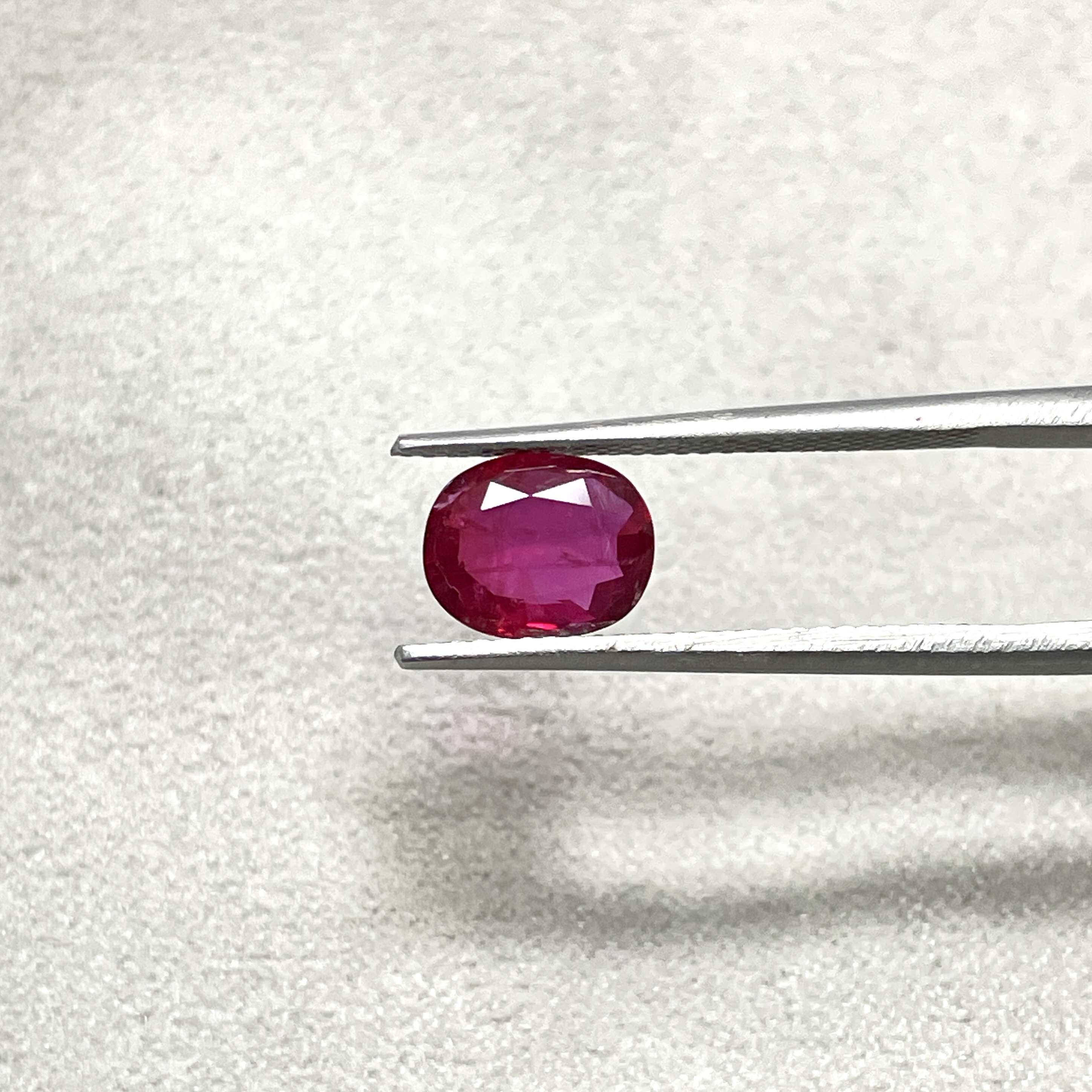 สีชมพูแดง