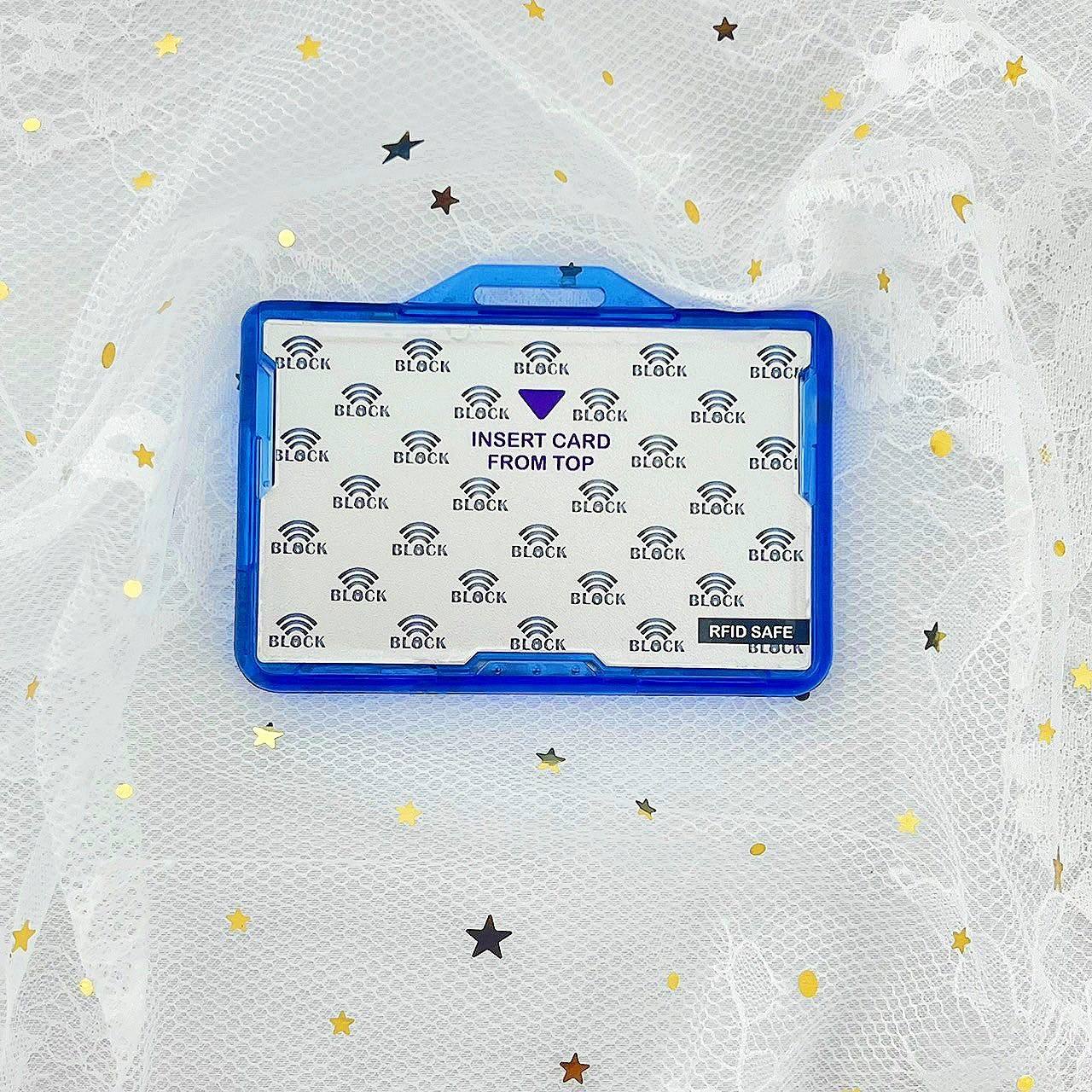 สีน้ำเงิน