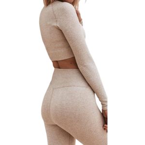 Premium Yoga seti: hem yoga hem de gündelik giyim 'de kalıcı konfor ve stil için nötr tonlu, performans odaklı tasarım. - Product Image 3