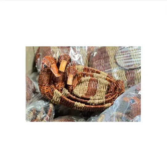 ベトナムリード販売手織り籐バスケット天然動物型収納バスケット-ユニークなキッチンアクセサリー
