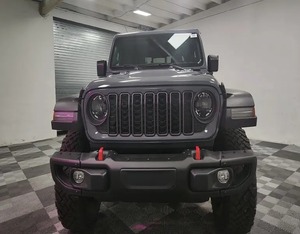 2021年中古ジープグラディエーターMojave 4x4 - Product Image 1