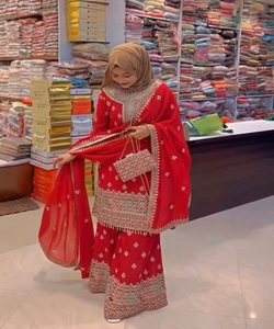 Diseñador hermoso Chinon seda bordado secuencia trabajo Top Sharara con Dupatta en el precio más bajo Ropa Étnica