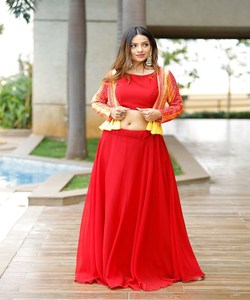 儿童<span class=keywords><strong>Lehenga</strong></span> <span class=keywords><strong>Choli</strong></span>: 年轻时尚爱好者的传统服装 -- 在儿童服装店很受欢迎
