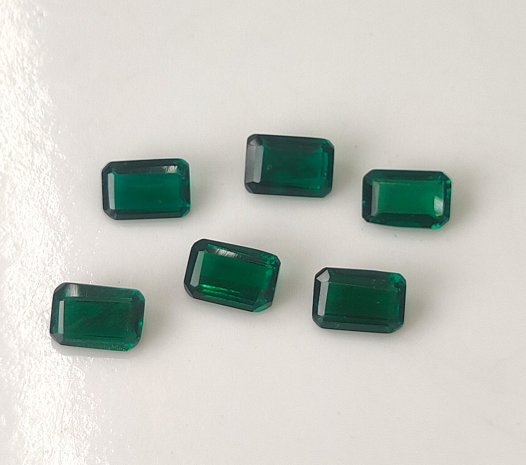 สีเขียว