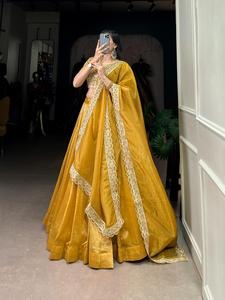 無地とスパンコールの糸刺繍作品を備えた美しい臨時着用最高品質のGoldie Lehenga Choli & Dupatta - Product Image 5