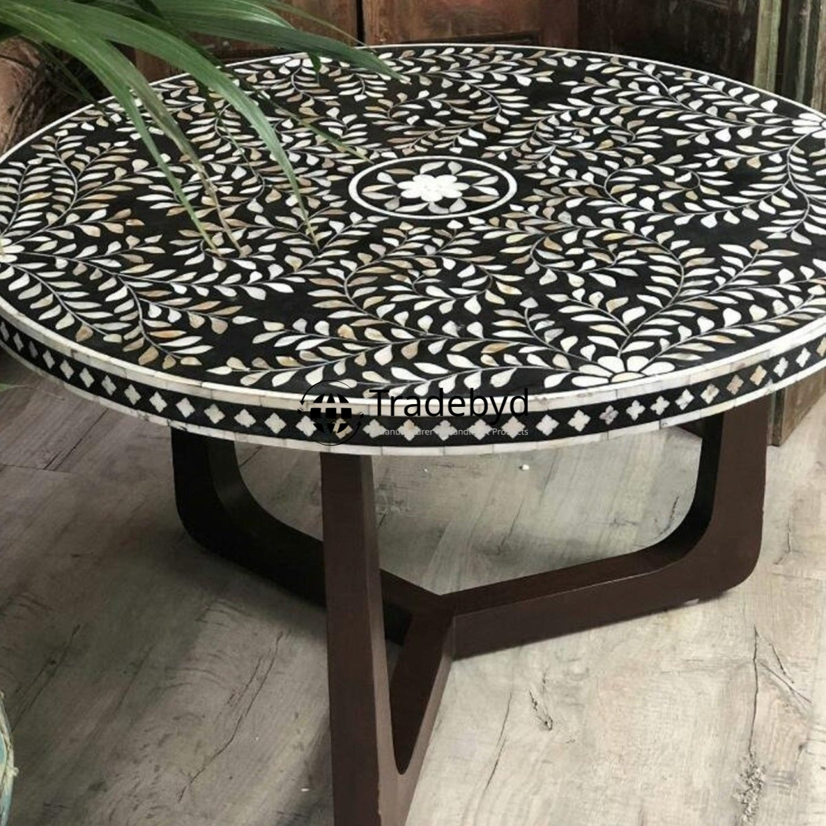 Available in different Colors
