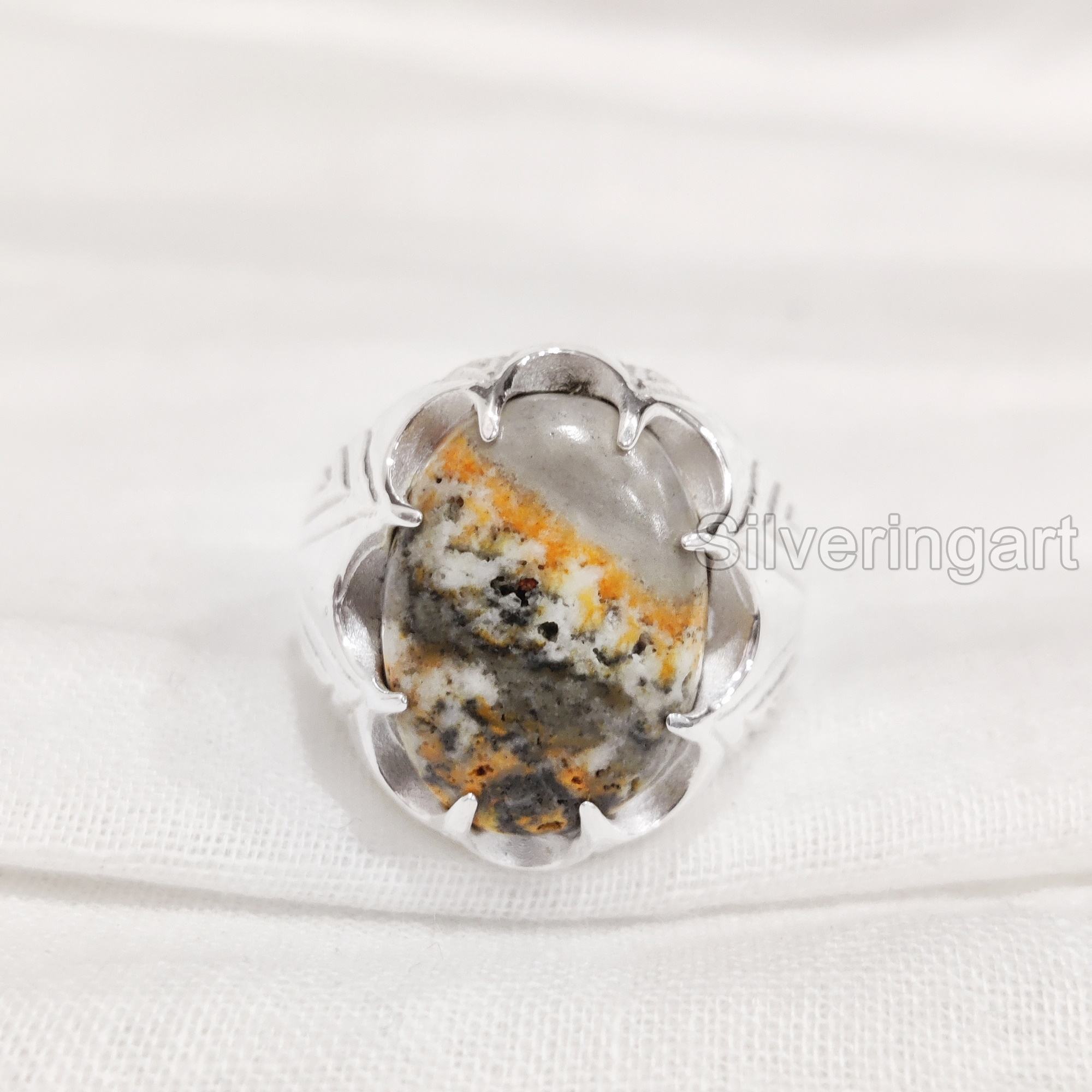 สีเหลือง