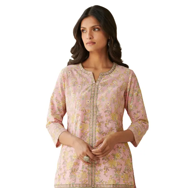 Premium ethnische Kleidung Indian Kurtis mit Floral Designed & V Neck Line für Frauen mit modischem Kleid verfügbar Bulk Menge