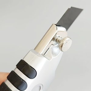Heavy <strong>Duty</strong> 18mm Wider Sharp Carbon Steel Blade Utility Knife with 5 Retractable Blades DIY Box <strong>Cutter</strong> for Cartons - Product Image 6