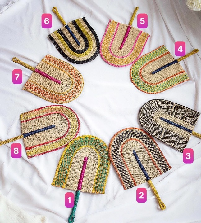 มีสีสัน