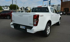 2023 IsuUzu D-Max LS-<strong>M</strong> Accident-Free Automatic AWD Drive Low Mileage Ready to Drive Leather Seats R18 Dark Pre-Owned Car