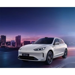 2025 bmmw MM5ทัวร์727 HP hybrrid waagon กับ060 MPH ใน3.4วินาที, 189ไมล์ต่อชั่วโมงและ61กม. ช่วงไฟฟ้า
