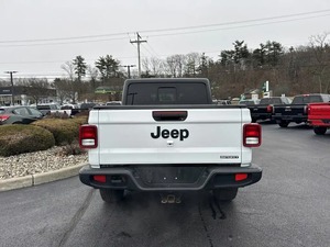 Used 2020 <strong>White</strong> <strong>Jeep</strong> Wrangler Unlimited For Sale - Product Image 4