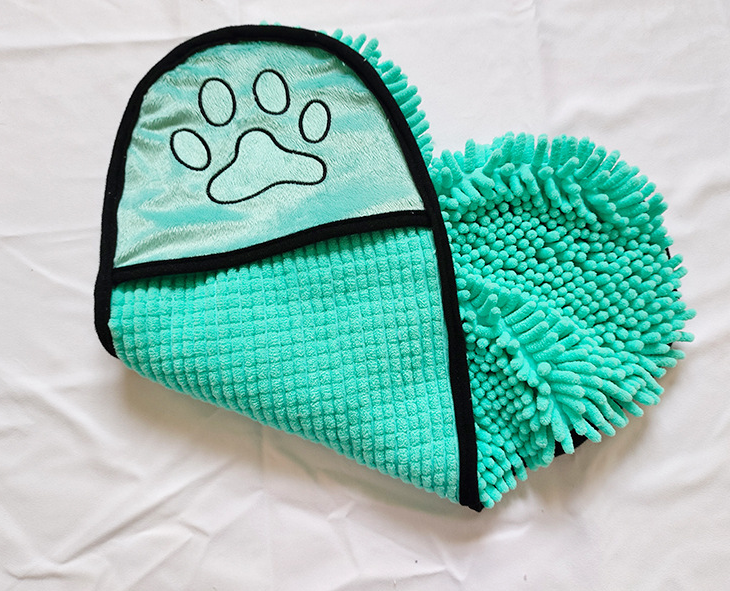 สีเขียว