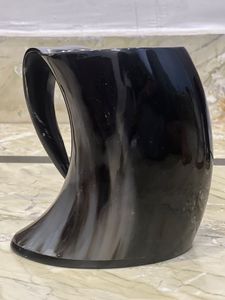 批发经典天然牛角啤酒杯，带手柄维京啤酒杯，适合家庭和酒店派对
