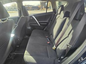 2017 toyota RAV-4 xle awd סדאן עור פנים כהה מצלמה אחורית תיבת הילוכים אוטומטית 18 אינץ 'צמיגים סגסוגת אלומיניום גג