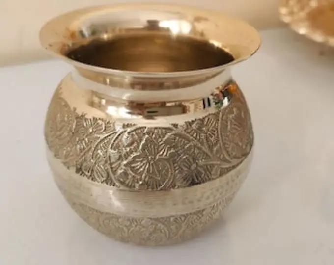 Vaso decorativo in rame puro chande Plain Lota Sangli Kalasha per Puja (200gm) Kalash per Pooja German Silver Kalash