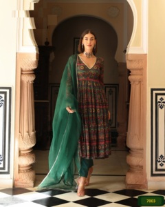 Online satış için dijital baskı üç pis set ile yeni baskılı Flailed Kurtis koleksiyonları - Product Image 2