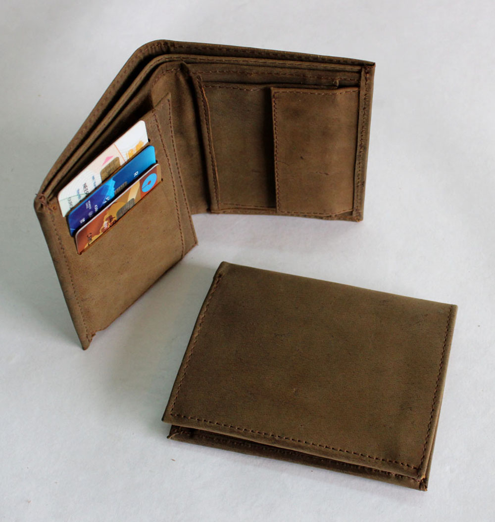 สีน้ำตาล