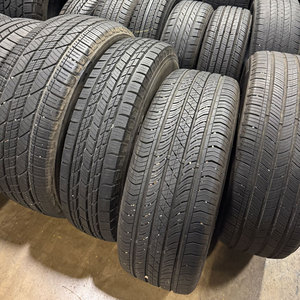 Neumáticos de automóviles de banda de rodadura alta carga mixta enviada desde EE. UU. en contenedores a granel llenos de neumáticos usados de calidad para reventa - Product Image 2