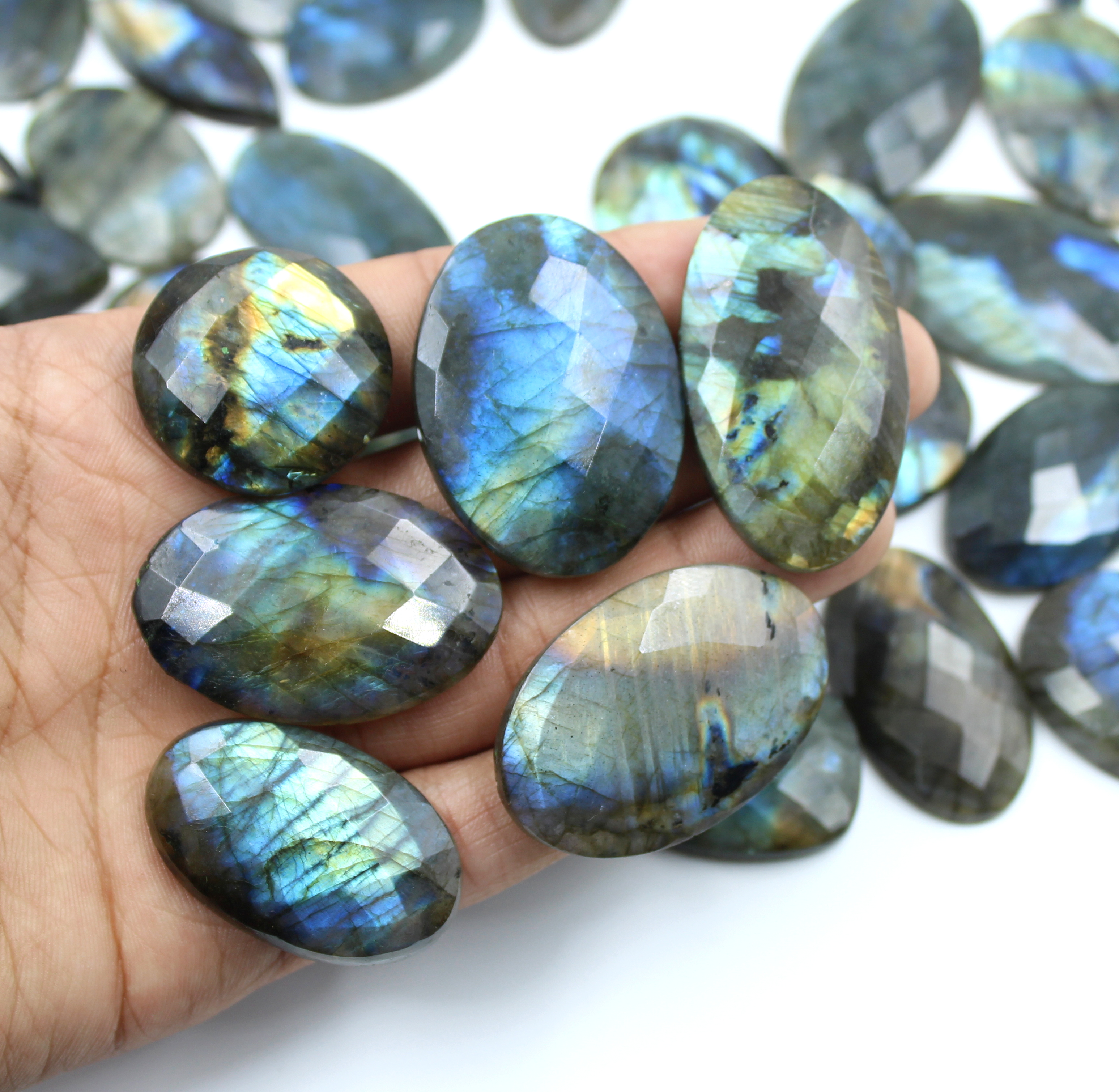 เช่นเดียวกับภาพ