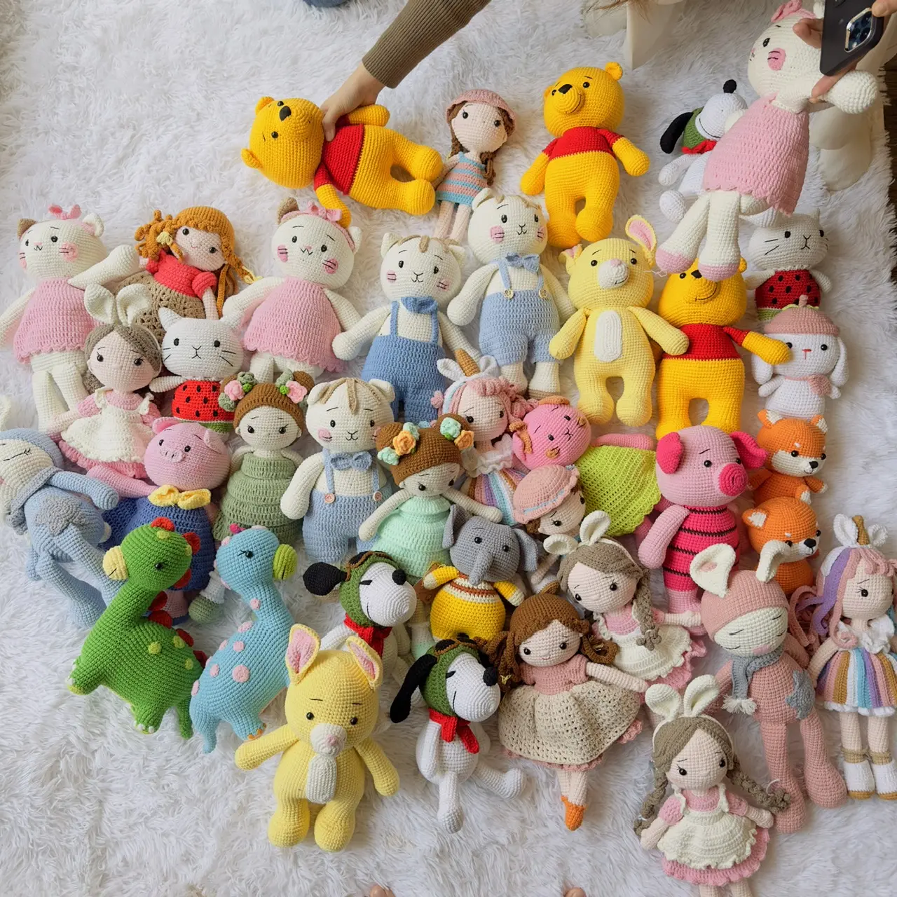 ¡Venta caliente! Adorables muñecas y animales hechos a mano de ganchillo coloridos juguetes de peluche Amigurumi juguetes de ganchillo para bebé niña y niño