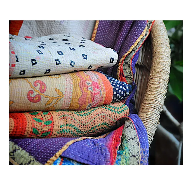 Vente en gros, lot de couvertures vintage en coton pour couette Kantha, couvre-lit bohème, couture à la main de qualité, couette réversible Hippie Kantha