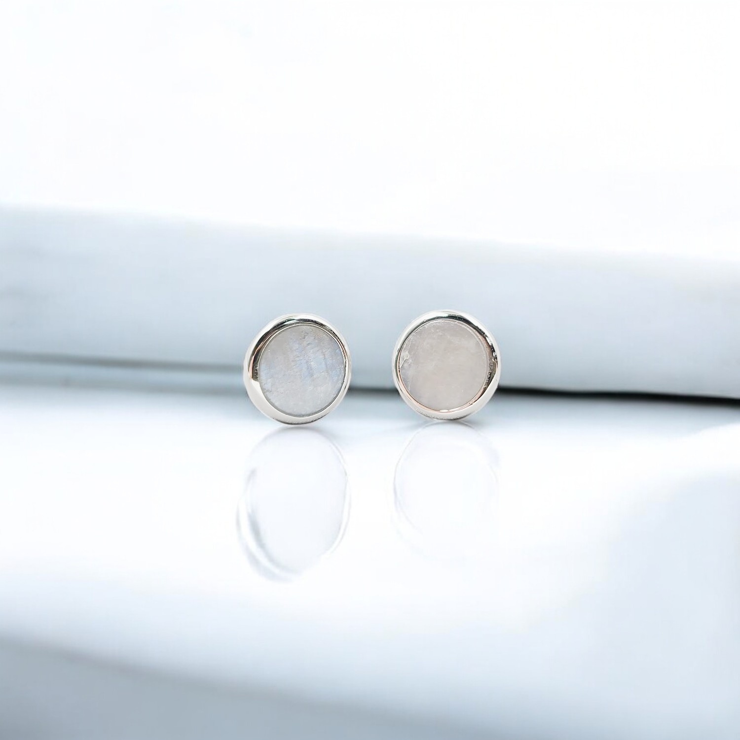 มูนสโตนสีรุ้ง