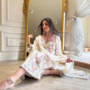 Hindistan'da kadınlar için kurtis hafif lüks doku desen toplu büyük hizmet zamanında geldi mükemmel hizmet mükemmel - Product Image 4