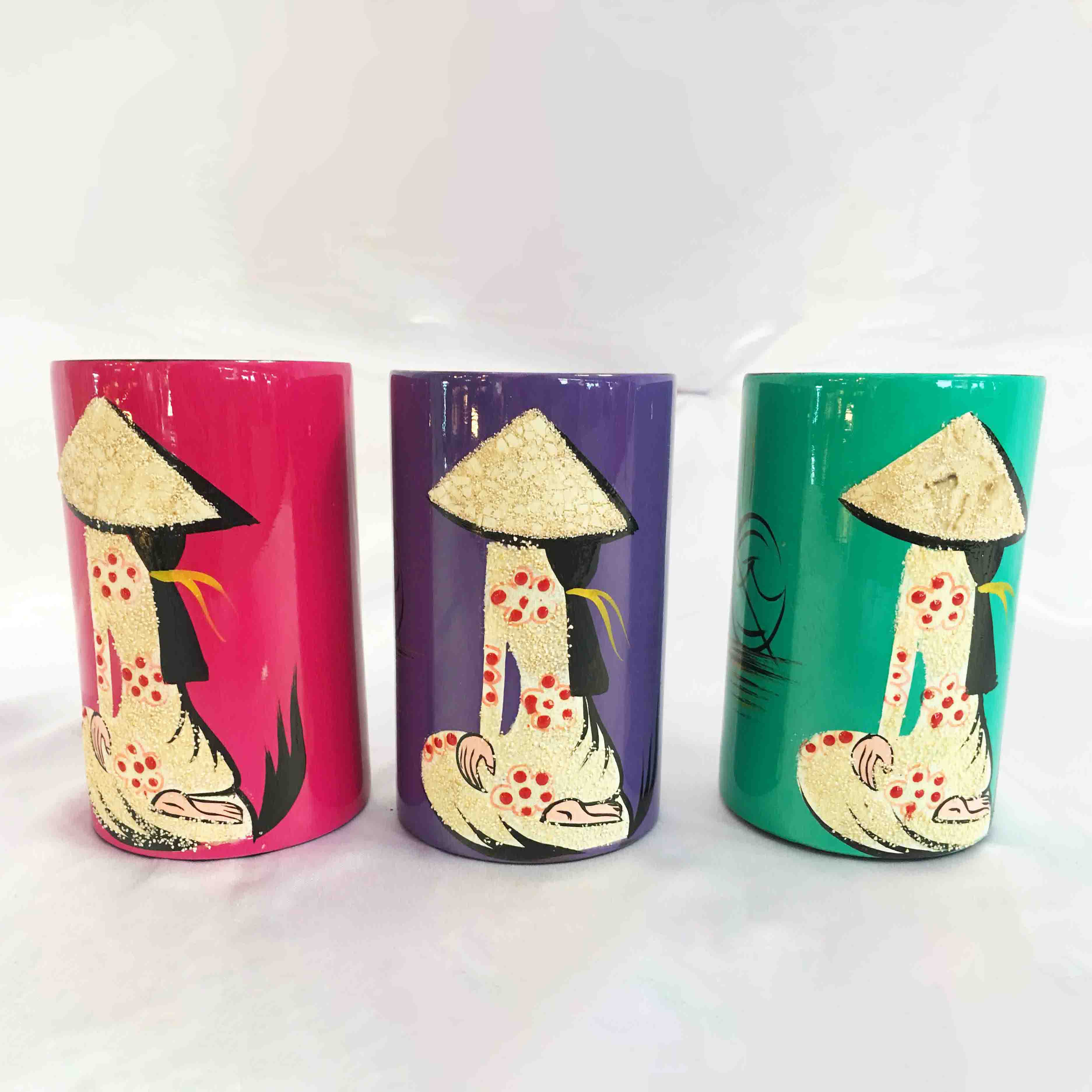 มีสีสัน