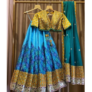 2025年インドスタイルLehenga Choli女の子用美しいクレープ紙ミラーワークウェディングパーティースーツ低料金インドから卸売 - Product Image 1