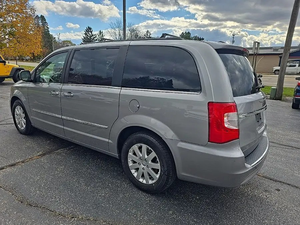 2015 <strong>Used</strong> C-h-r-y-s-l-le-r TOWN- COUNTRY Touring MIN-IVAN Engine Neatly <strong>Used</strong> Cars with Power Source Best CIF Offer for Delivery - Product Image 3