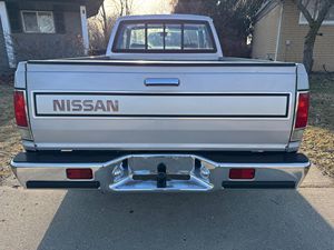 1986年日産720キングキャブST中古手動自動ギアボックスディーゼルガス燃料4Lエンジン容量AWDドライブレザー4x4SUVピックアップ - Product Image 3