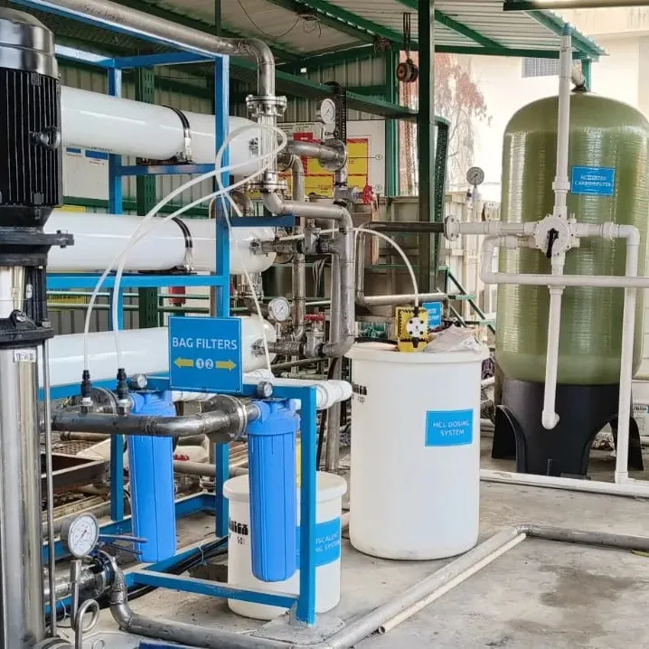 La ósmosis inversa (Ro) es un proceso de purificación de agua que utiliza una membrana para separar las moléculas de agua de otras sustancias.