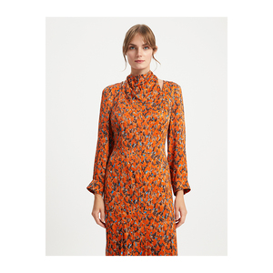 Viskon Yaka detayli piliseli baskili elbise - Product Image 1