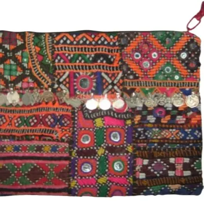 Producto muy atractivo Bolsos de mano rectangulares para mujer con bordado Zari de terciopelo de varios colores para fiestas y regalos