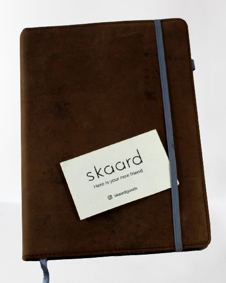 สีน้ำตาล