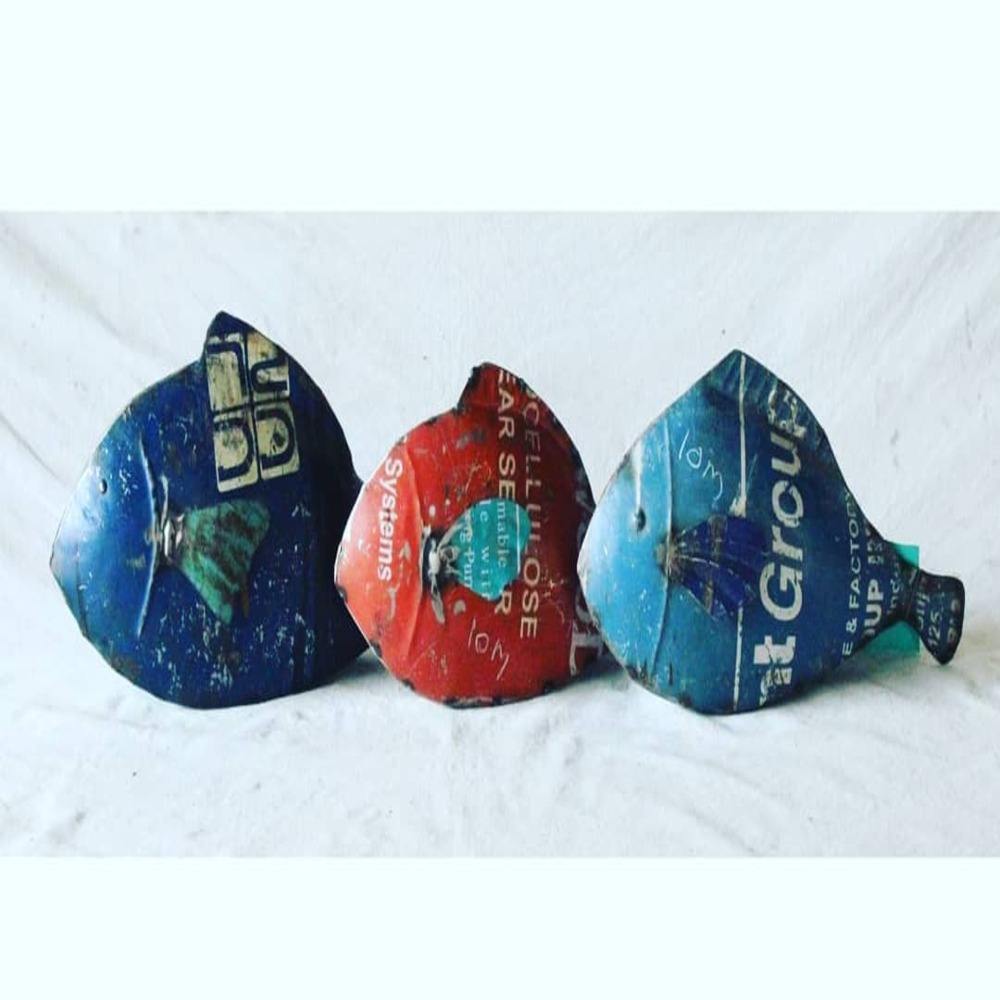 สีดำสีกากี