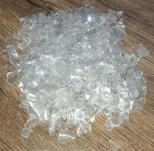 环保再生聚酯薄片可持续解决方案，用于运动器材的成型和生产优质材料