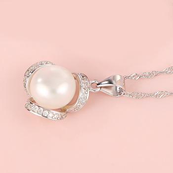 Pearl necklace (white)