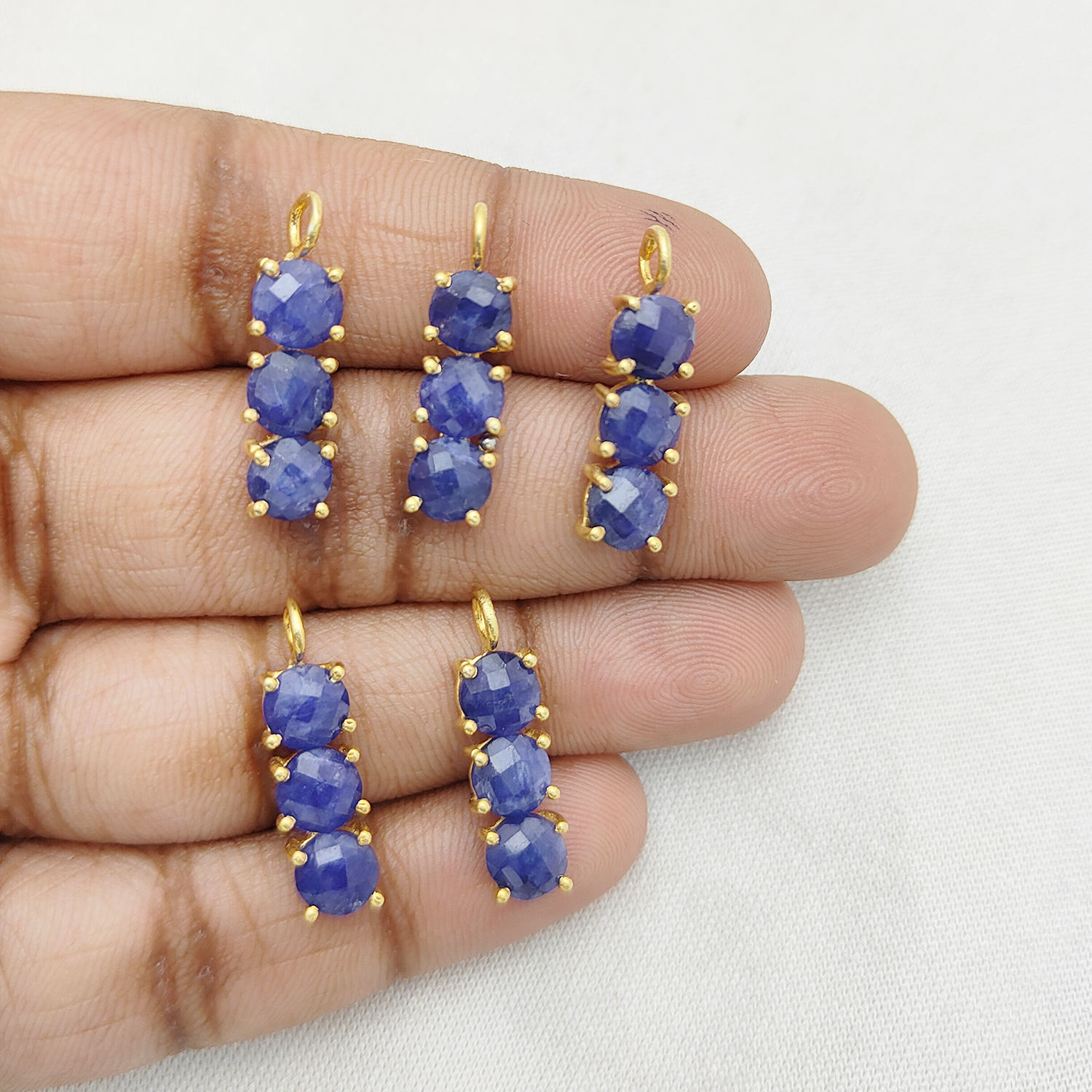 ย้อมไพลิน