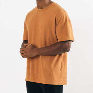 This Oversized Men's T-shirt Is Made of Cotton and Elastane Making <strong>It</strong> Soft Quick-drying, and Ideal for Gyms and Fitness Centers