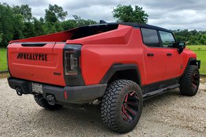 2022 <strong>GMC</strong> Hum_mer EV <strong>Pickup</strong> Edition 1 Best Price Used Manual Automatic Gearbox Leather Seats R20 Diesel Right Hand - Product Image 4