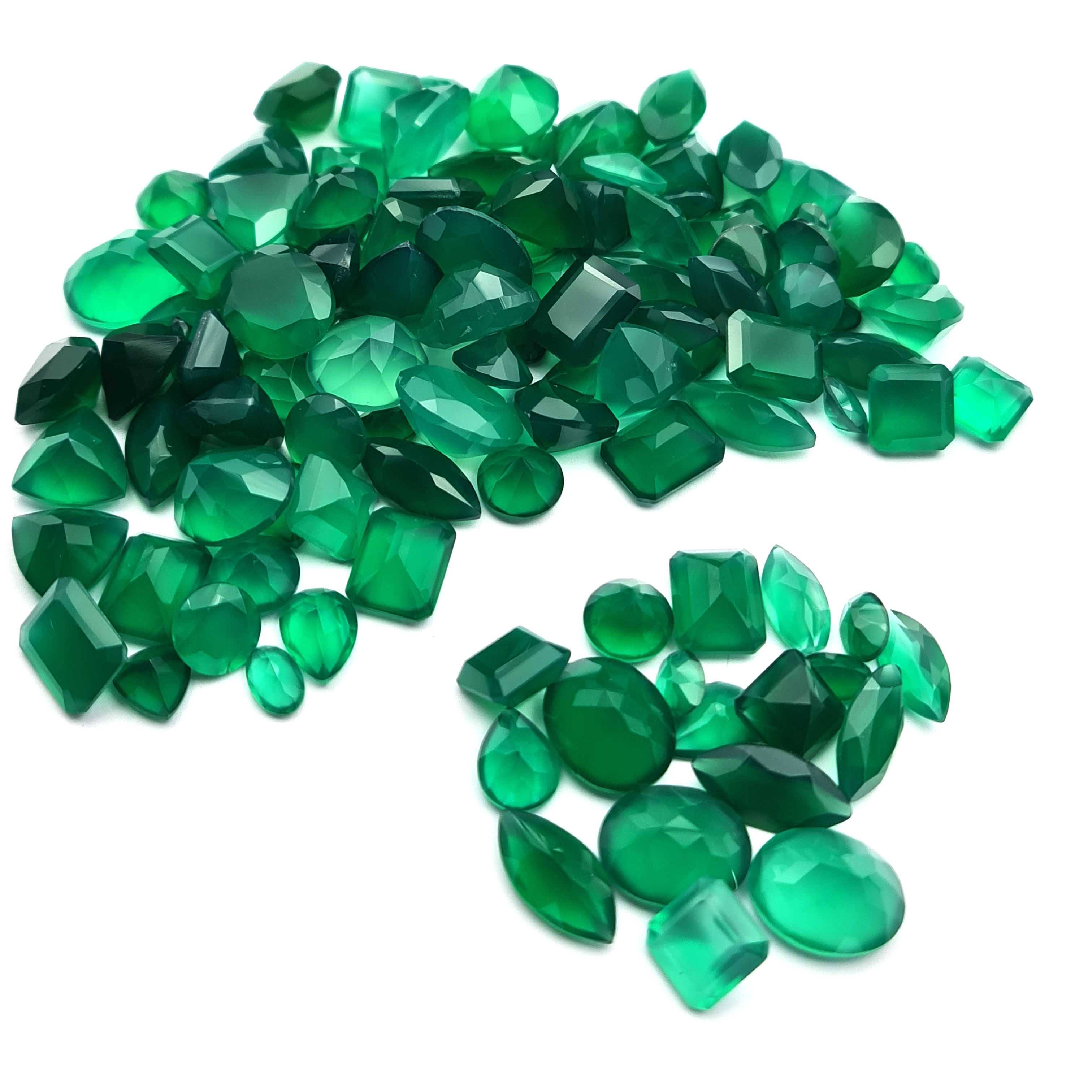 สีเขียวเข้ม