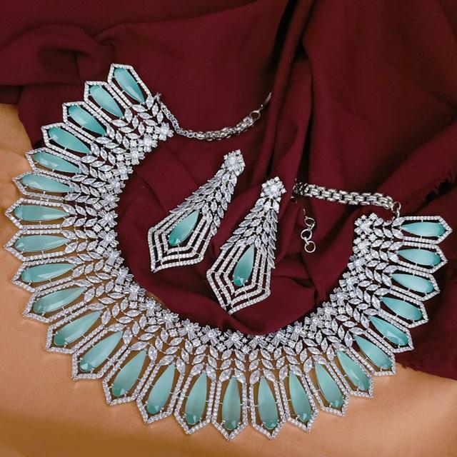 ทะเลสีเขียว