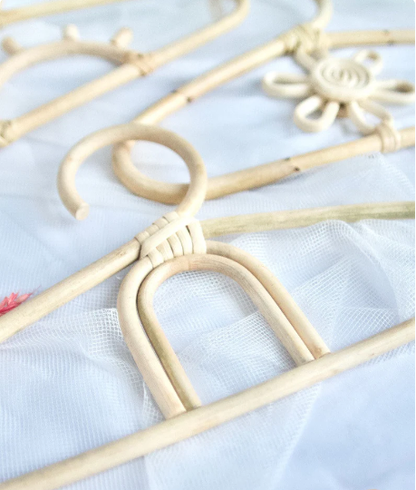 เหลืองอ่อน