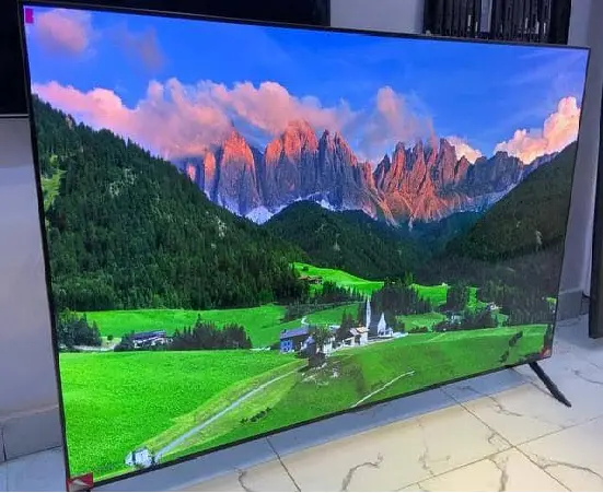 Smart TV de qualité supérieure Affichage d'images à domicile LED 85 pouces Ultrq HD 4K TV Standard Res0lution Megq Static TV Entertainment à vendre