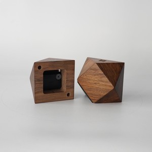Orologio da scrivania in noce di lusso-Design geometrico moderno, movimento silenzioso unico orologio da tavolo in legno artigianale - Product Image 2